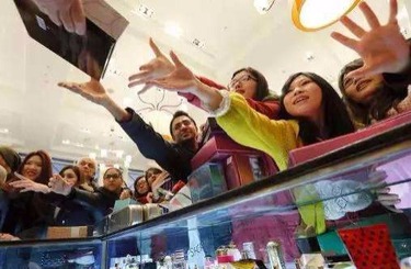 美女爆乳蜜穴视频中国人依然爱赴日旅游 消费已由爆买转向网购
